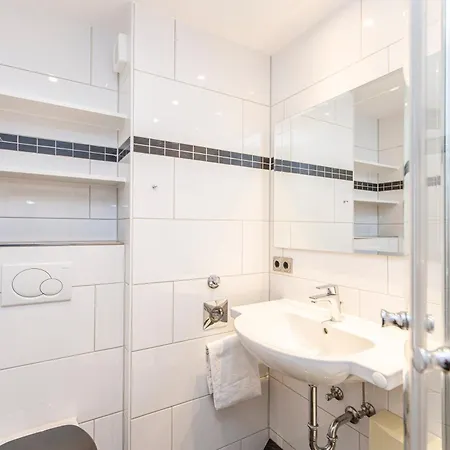 Apartament Lord Nelson 713 *